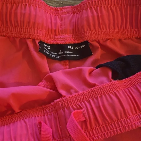 Mens pink Under Armour polyester shorts. - Picture 2 of 4